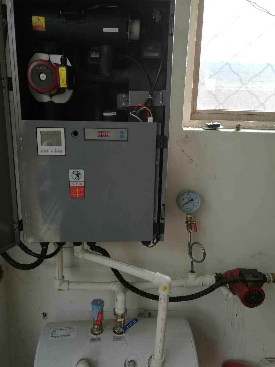 الاحتياطات اللازمة لتركيب مضخة المياه في نظام المضخة الحرارية
    